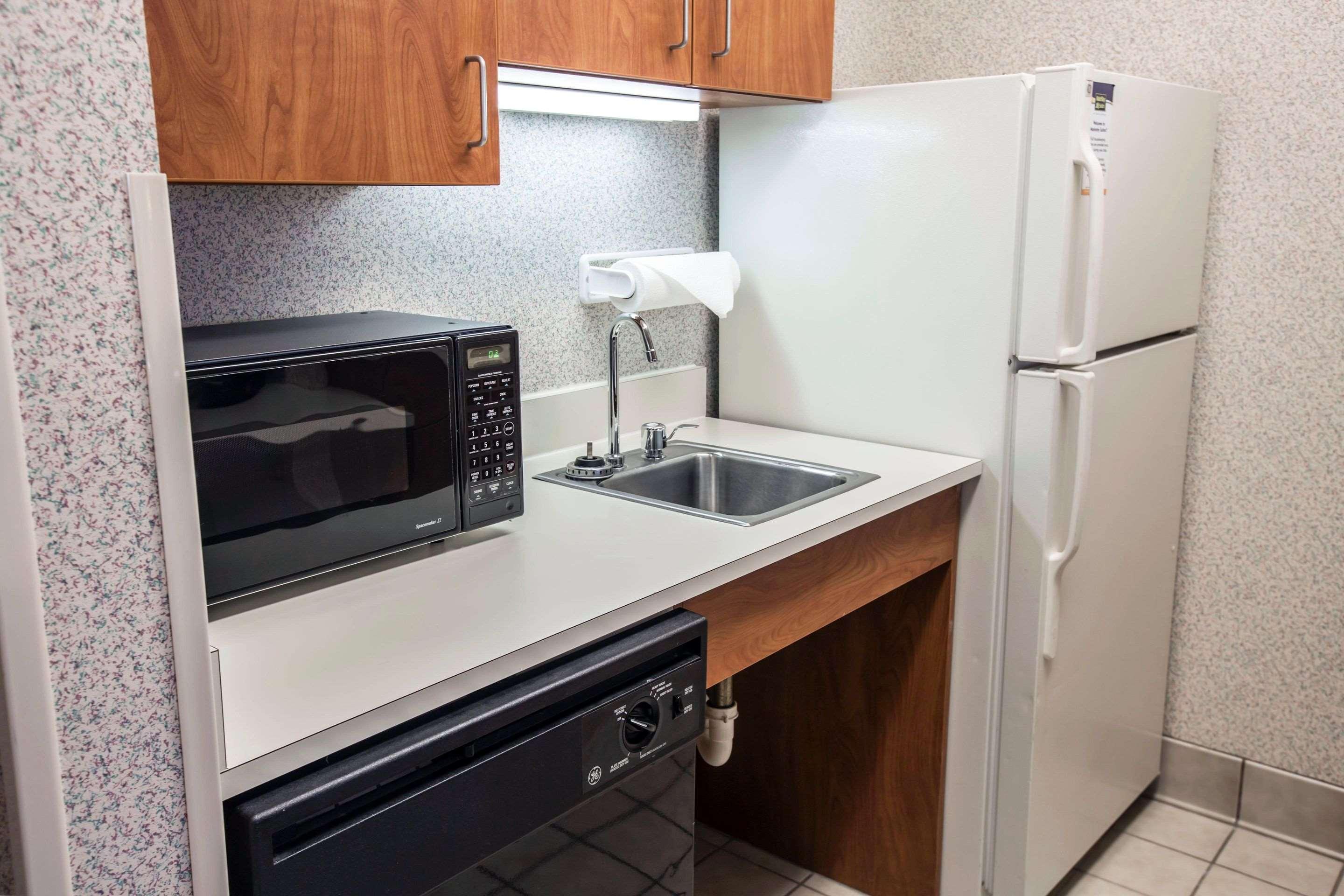 Mainstay Suites Wilmington - University Area Екстер'єр фото
